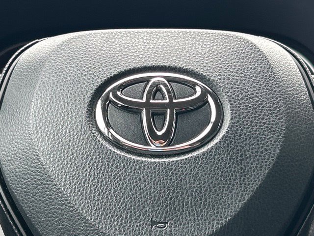 Used 2025 Toyota RAV4 XLE AWD/4WD image 60