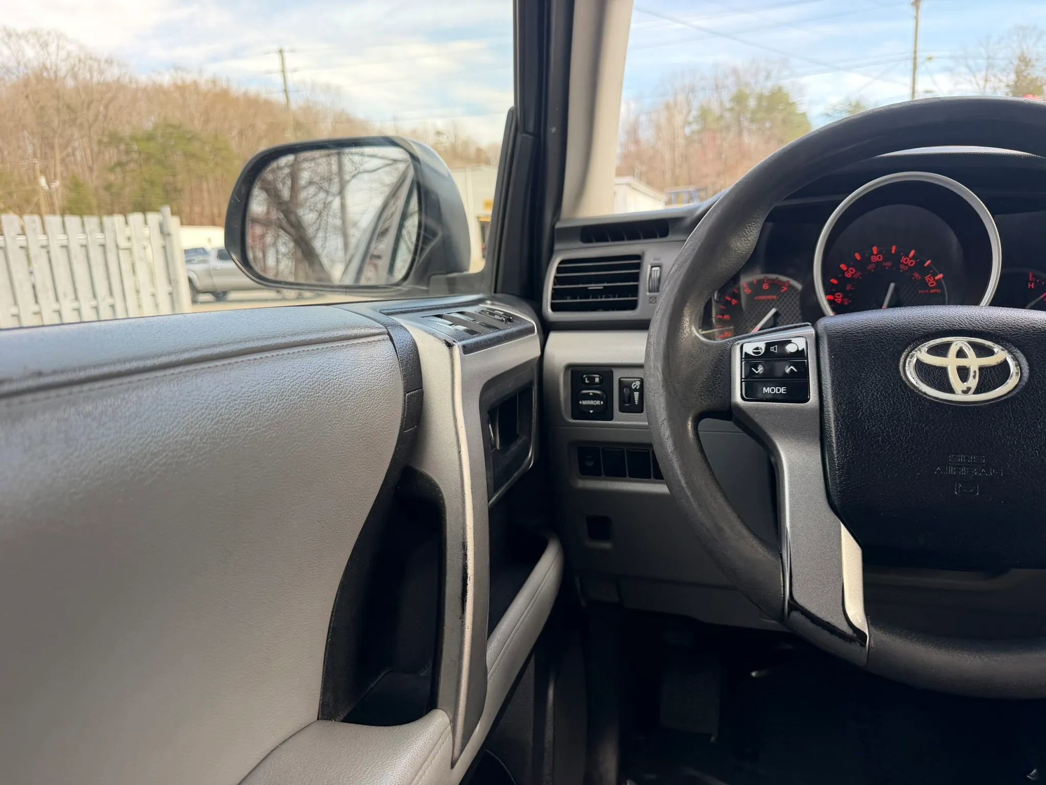 Used 2012 Toyota 4Runner SR5 AWD/4WD image 33