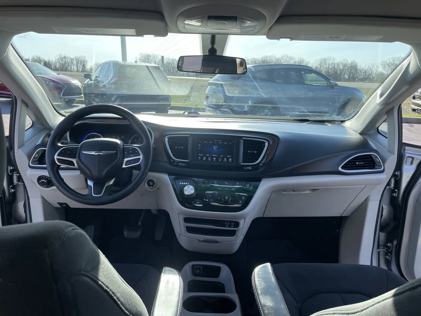 Used 2019 Chrysler Pacifica LX image 27