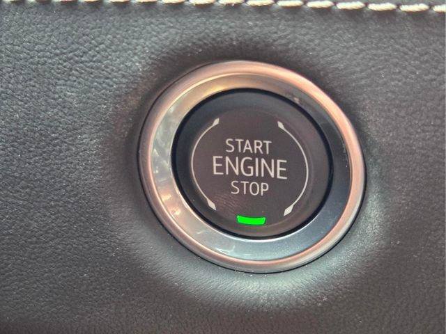 Certified 2025 Cadillac Escalade ESV V w/ LPO, ONYX Package AWD/4WD image 30