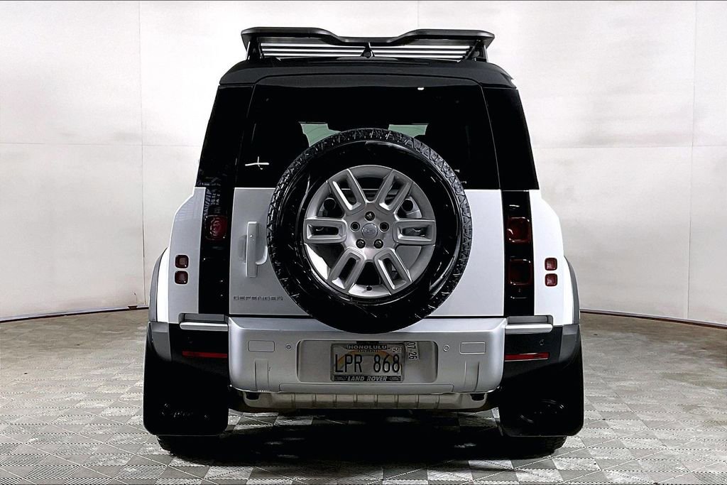 Used 2024 Land Rover Defender 110 S image 3