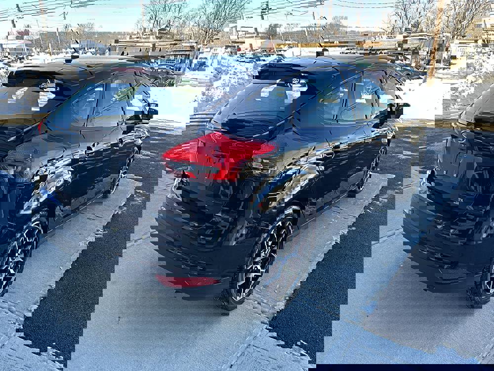 Used 2017 Ford Focus SEL w/ Cold Weather Package image 12