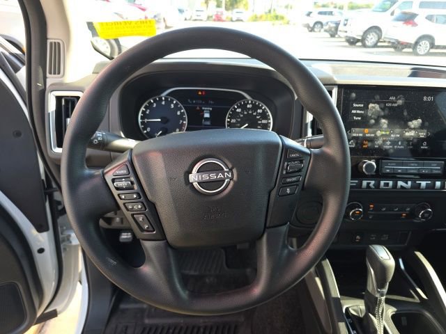 Used 2025 Nissan Frontier SV RWD image 15