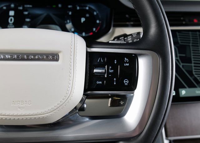 Used 2024 Land Rover Range Rover Long Wheelbase SE image 19