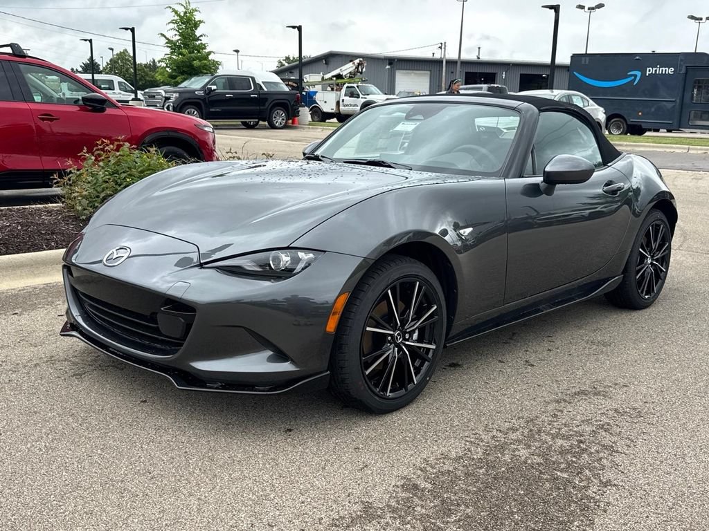 New 2026 MAZDA MX-5 Miata Grand Touring w/ Appearance Package RWD image 2