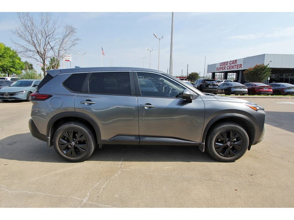 Used 2023 Nissan Rogue SV AWD/4WD image 5