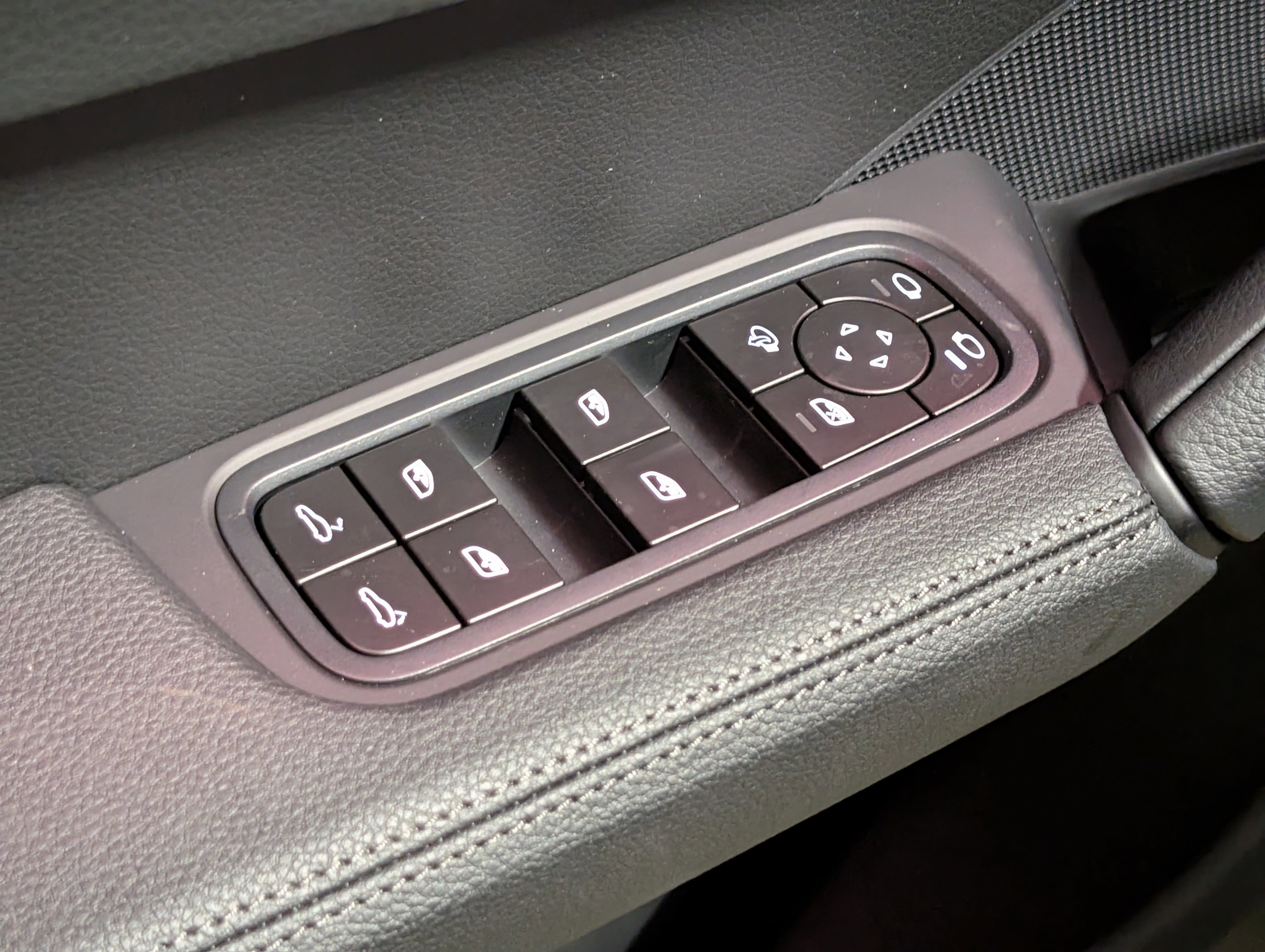 New 2026 Porsche Cayenne Coupe image 22