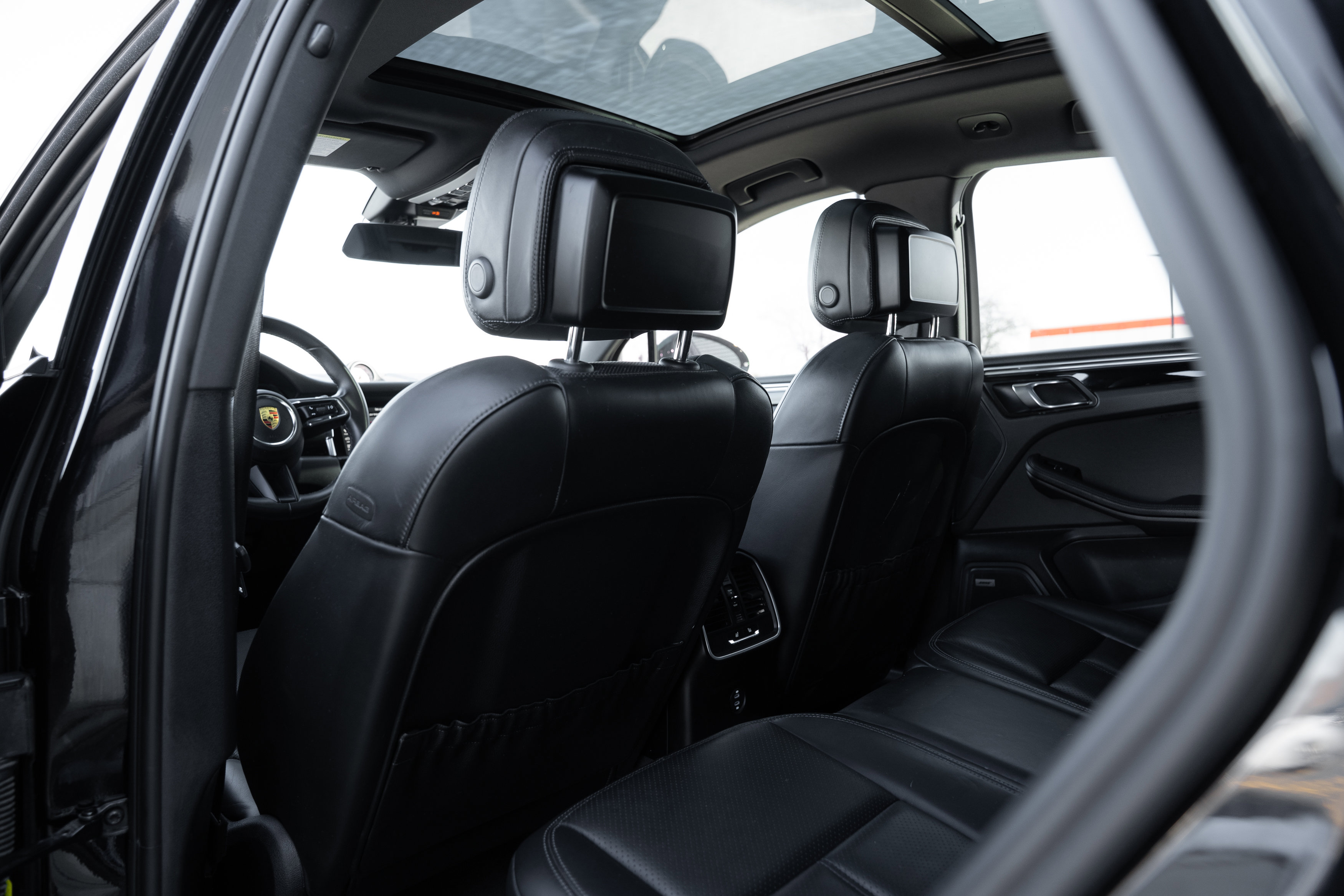 Used 2022 Porsche Macan image 27