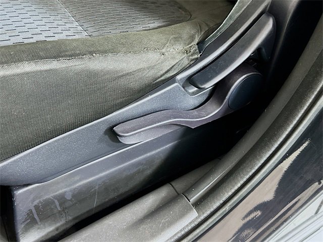 Used 2014 Mitsubishi Outlander ES image 17