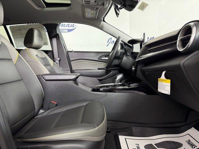 New 2025 Chevrolet Trax ACTIV w/ Sunroof Package image 17