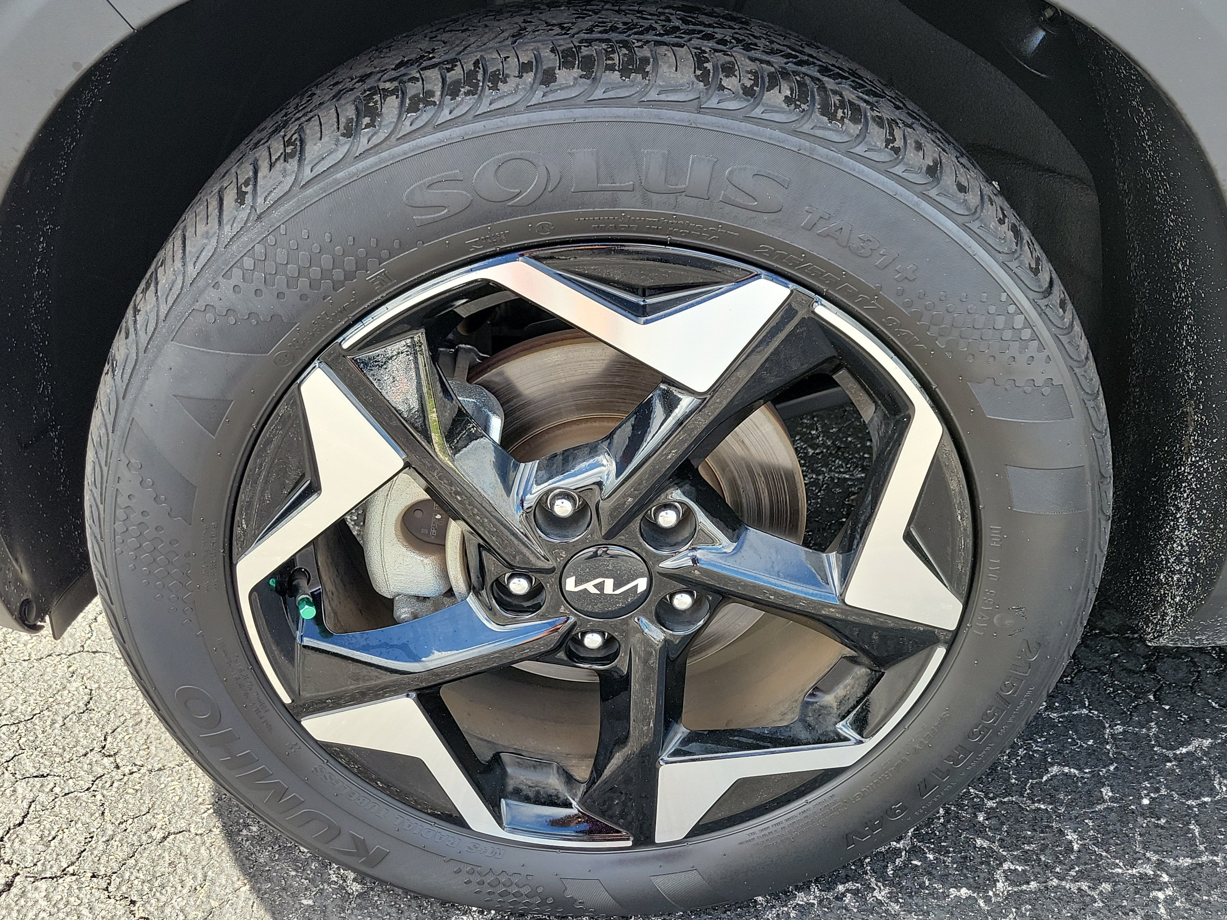 Used 2024 Kia Seltos EX FWD image 7