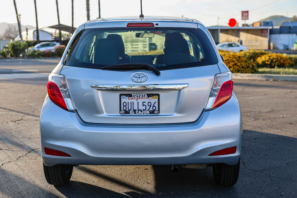 Used 2013 Toyota Yaris LE image 5