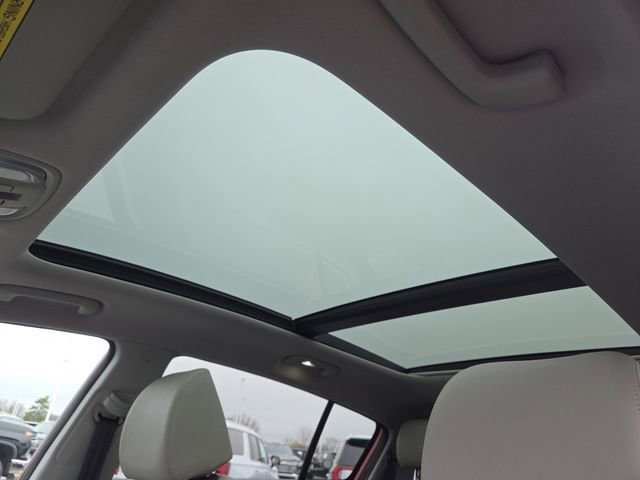 Used 2021 Kia Sportage EX w/ EX Technology Package image 3