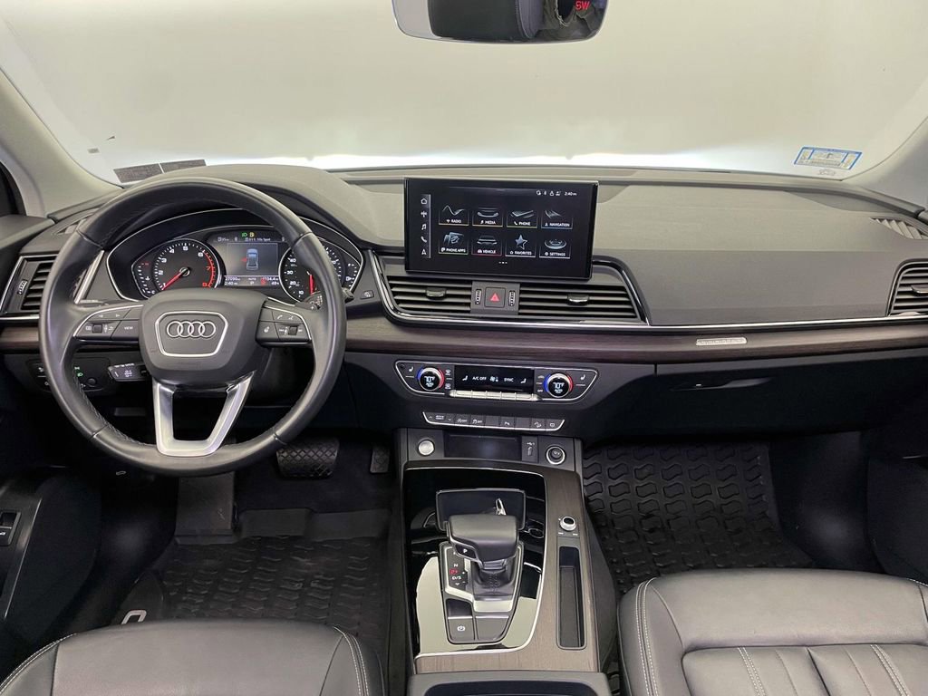 Used 2023 Audi Q5 2.0T Premium w/ Convenience Package image 26