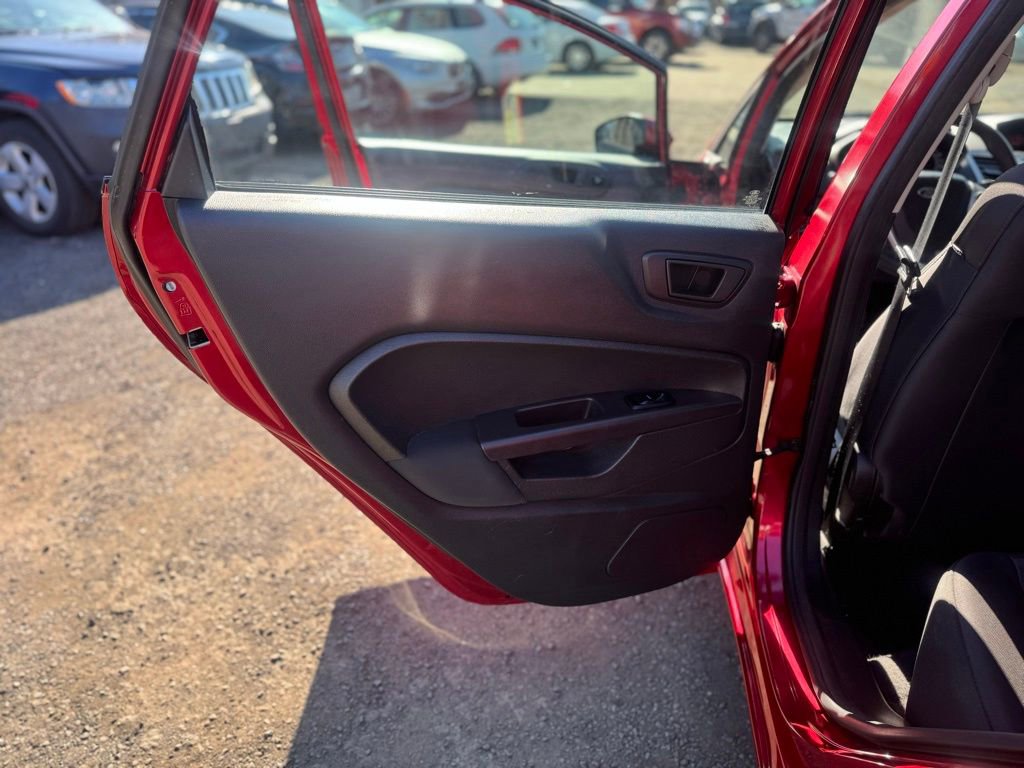 Used 2011 Ford Fiesta SE w/ 202A Rapid Spec Order Code image 23