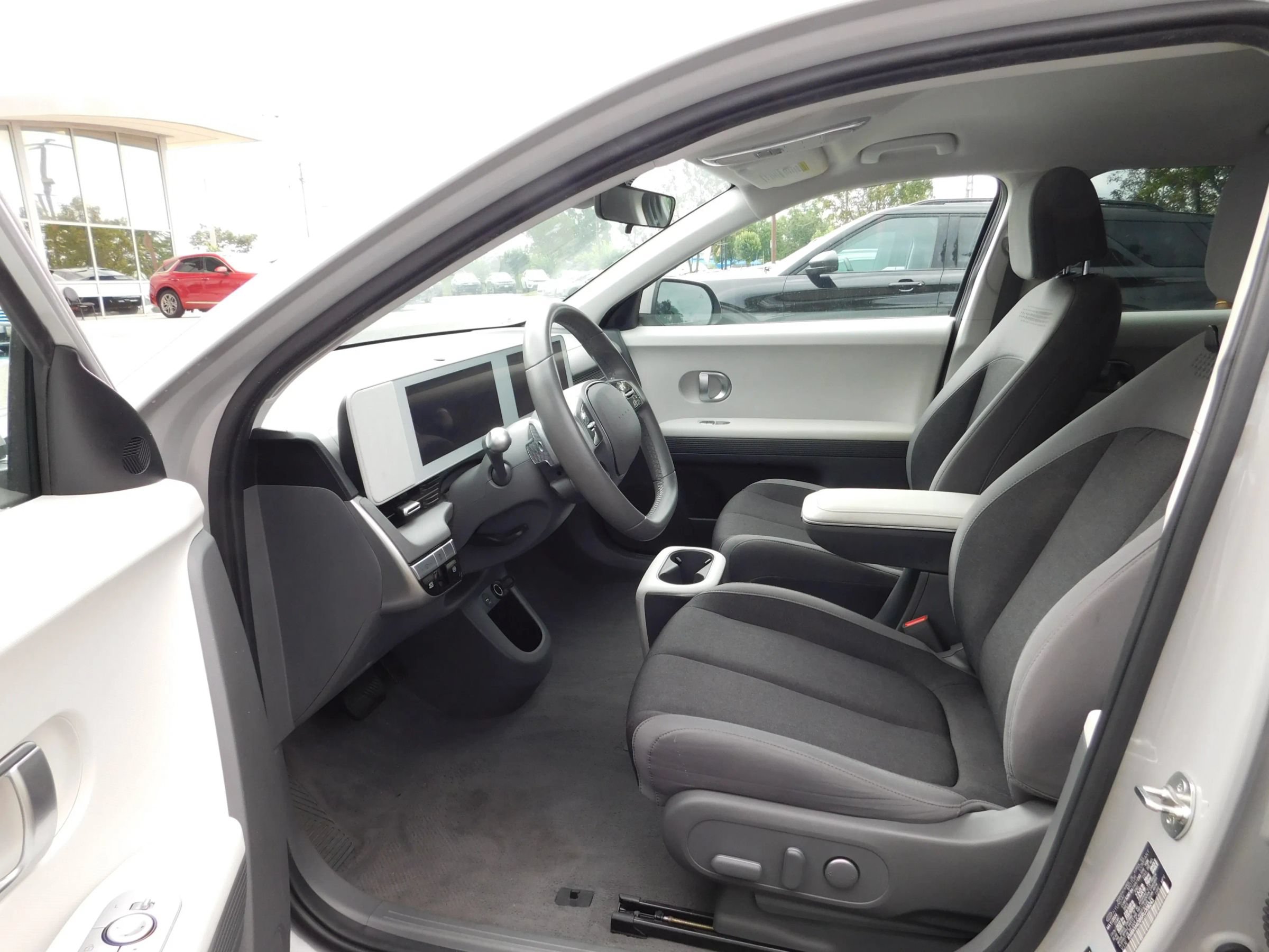 Used 2024 Hyundai Ioniq 5 SE RWD image 15