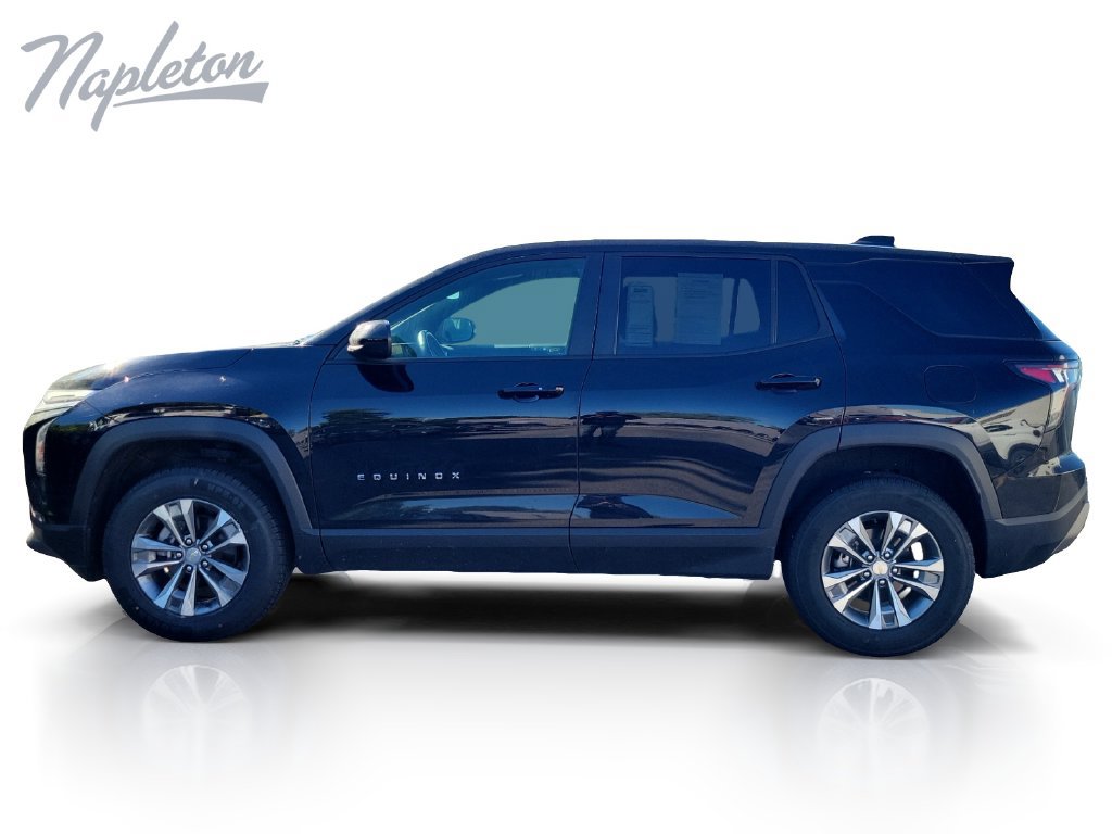 Used 2025 Chevrolet Equinox LT FWD image 2