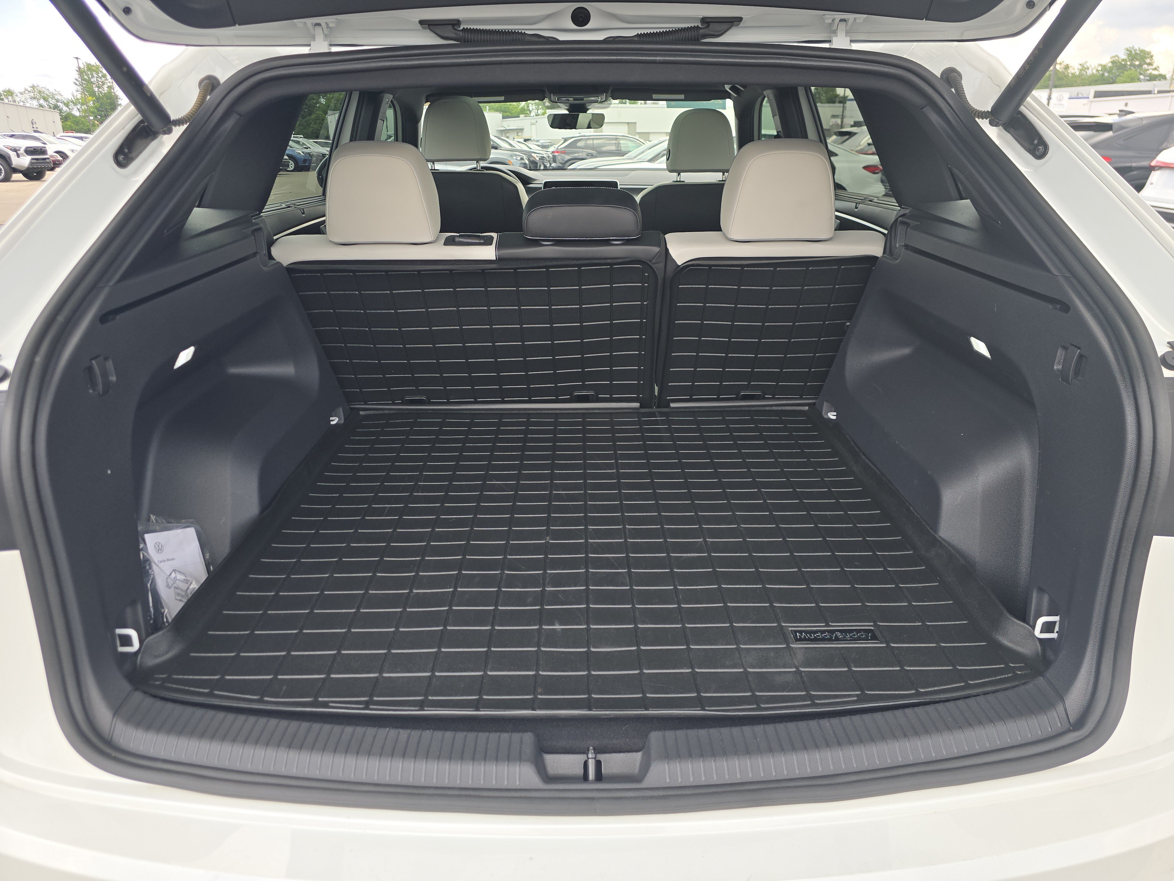 Certified 2024 Volkswagen Atlas Cross Sport SEL Premium R-Line AWD/4WD image 19