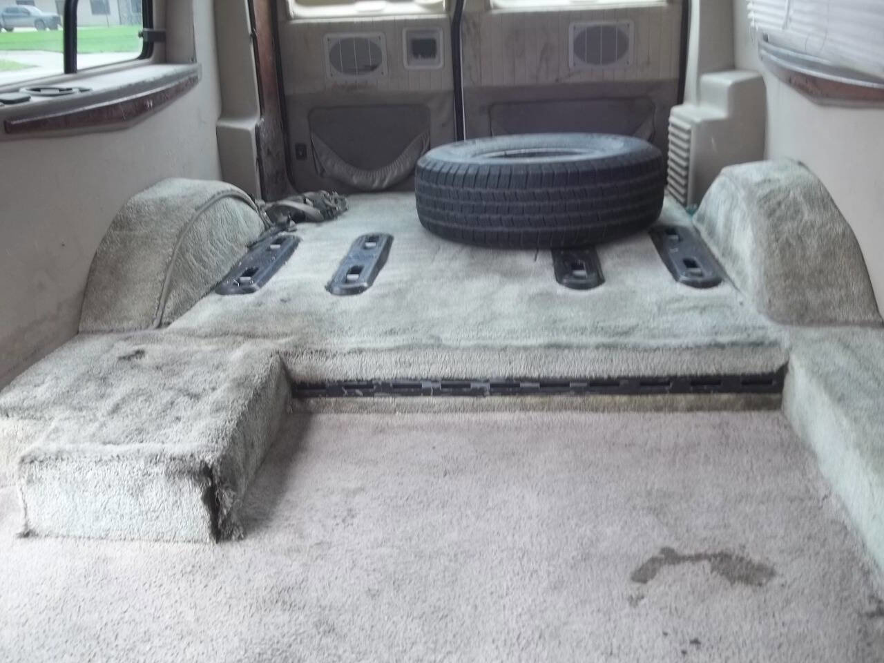 Used 2001 Ford E-150 and Econoline 150 RWD image 15