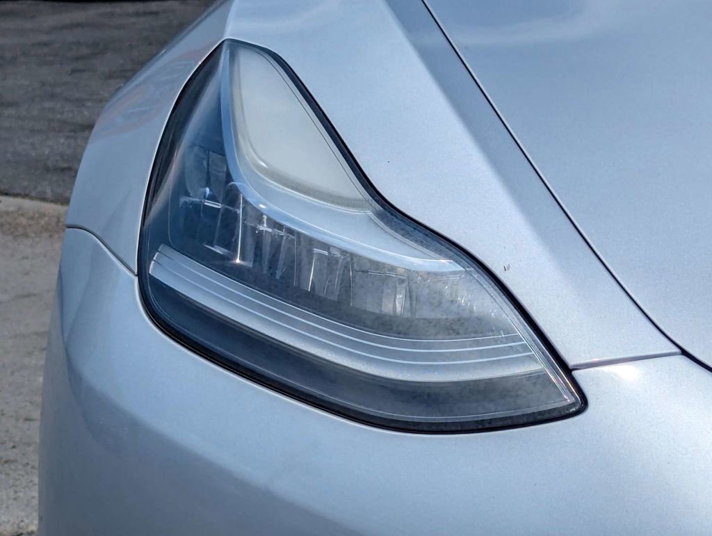 Used 2018 Tesla Model 3 Mid Range RWD image 10