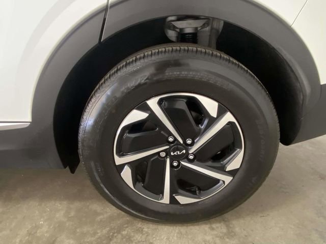 Used 2023 Kia Sportage LX image 7