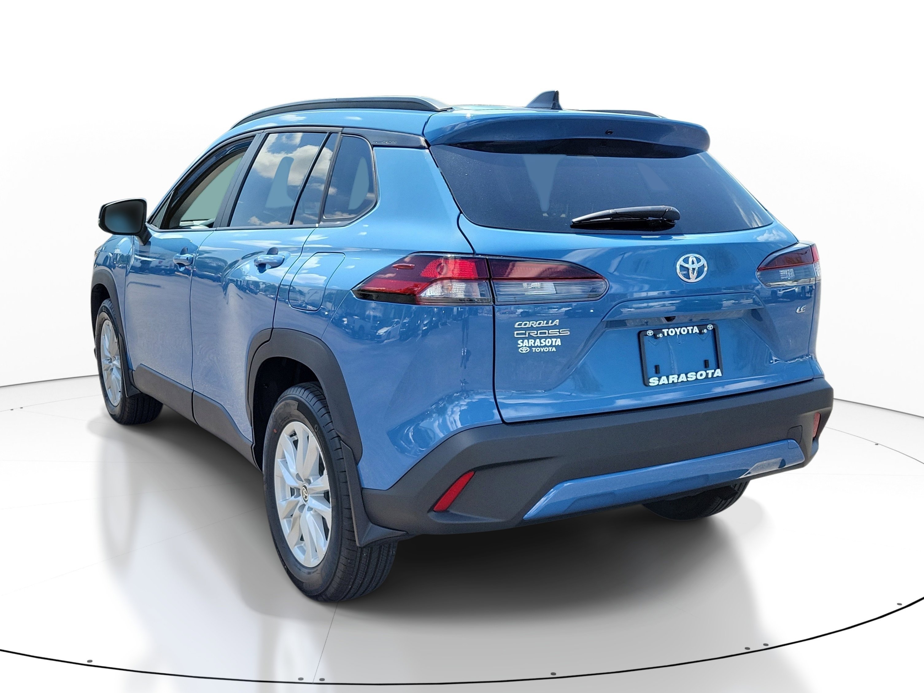 Certified 2026 Toyota Corolla Cross LE FWD image 4