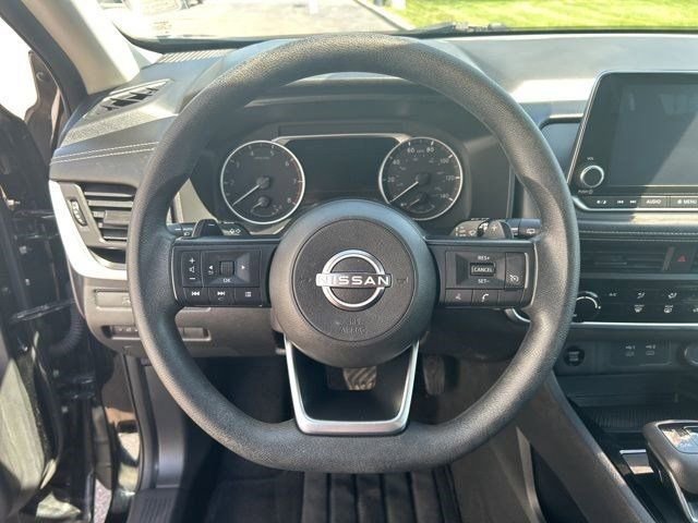 Used 2024 Nissan Rogue S image 15
