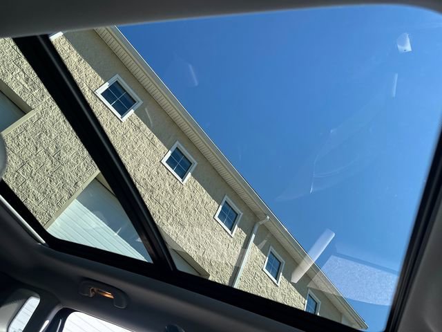 Used 2022 Jeep Compass Latitude w/ Sun and Sound Group image 17