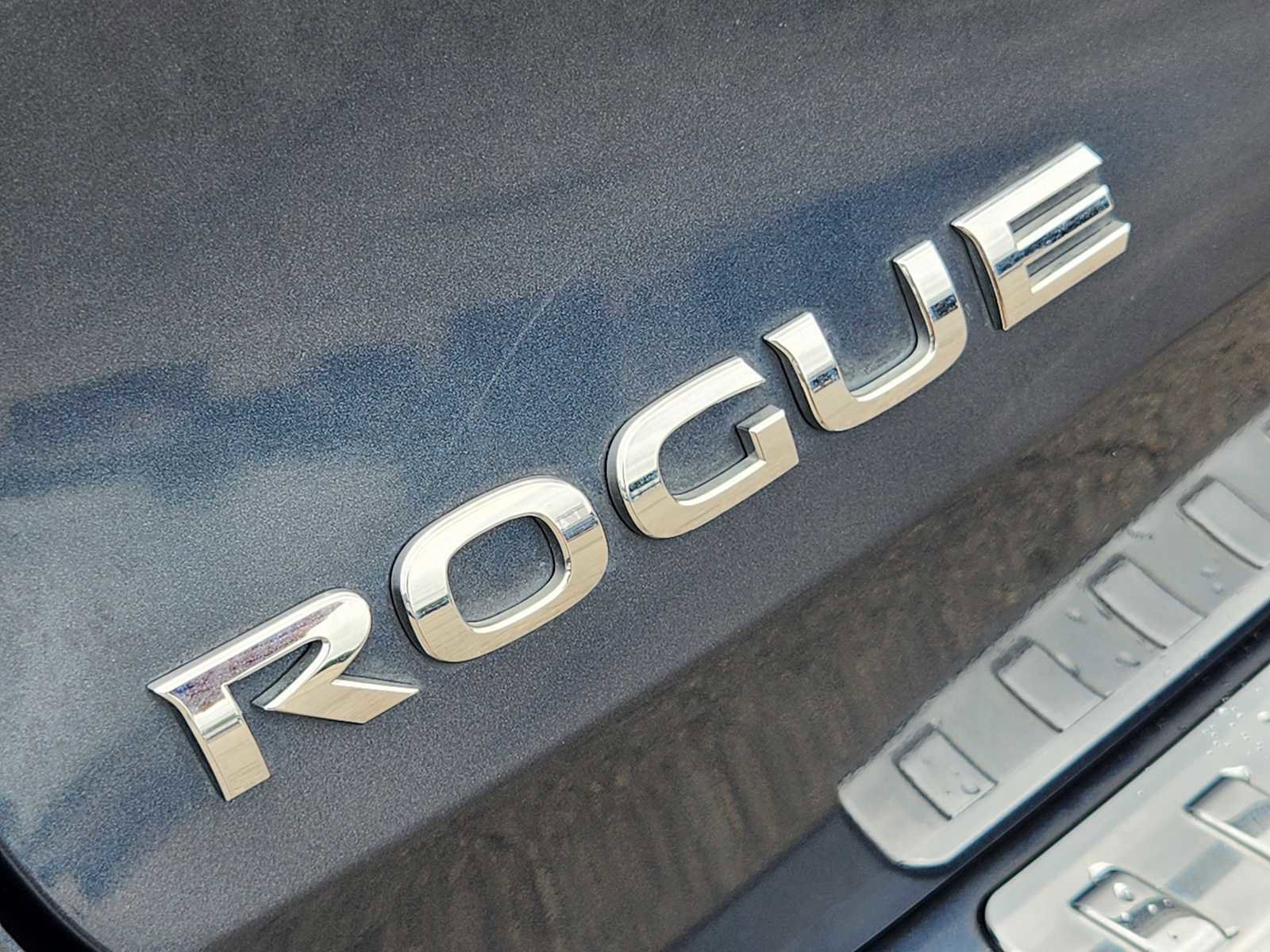 Used 2016 Nissan Rogue S AWD/4WD image 12