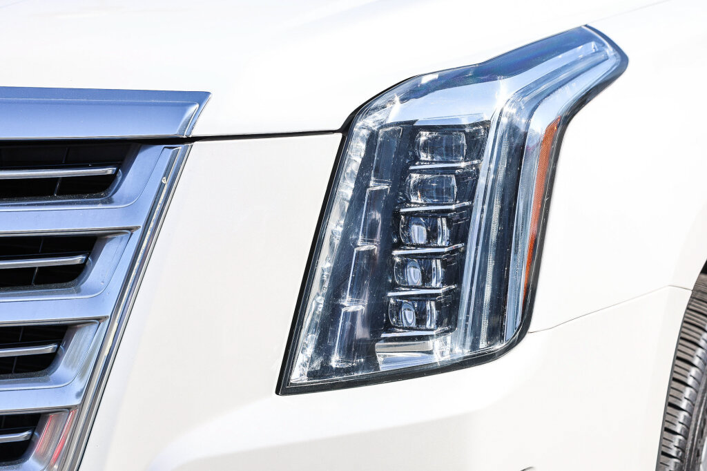 Used 2017 Cadillac Escalade ESV Platinum RWD image 26