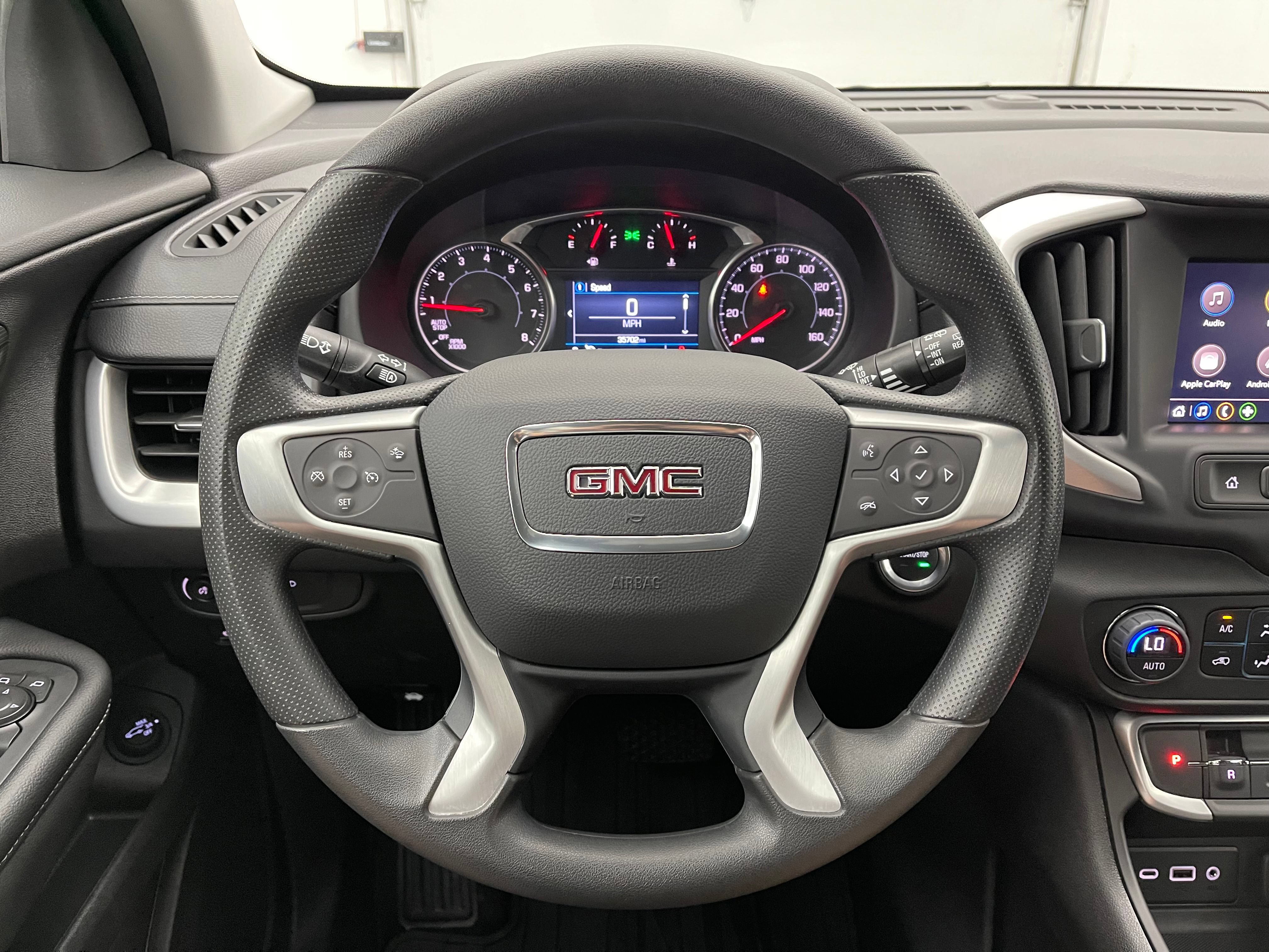 Used 2024 GMC Terrain SLE w/ Driver Convenience Package FWD image 19