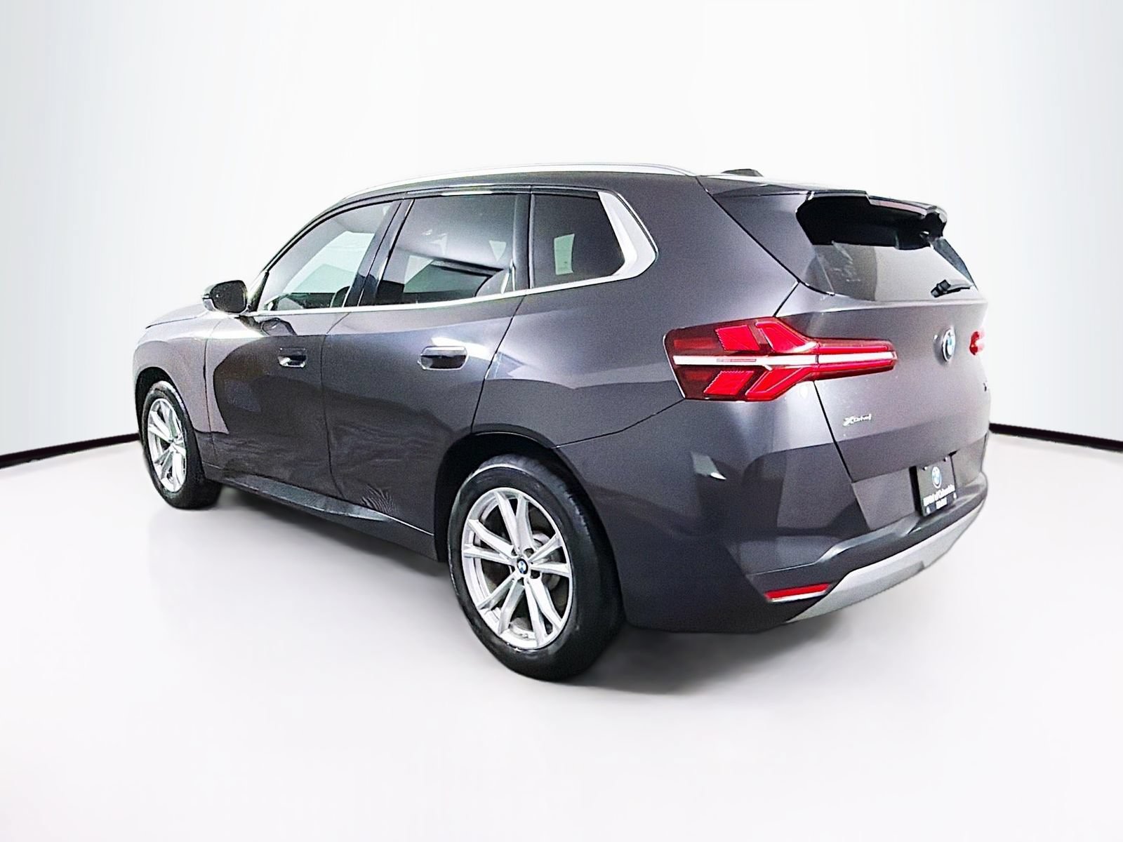 Used 2025 BMW X3 xDrive30i w/ Premium Package AWD/4WD image 5