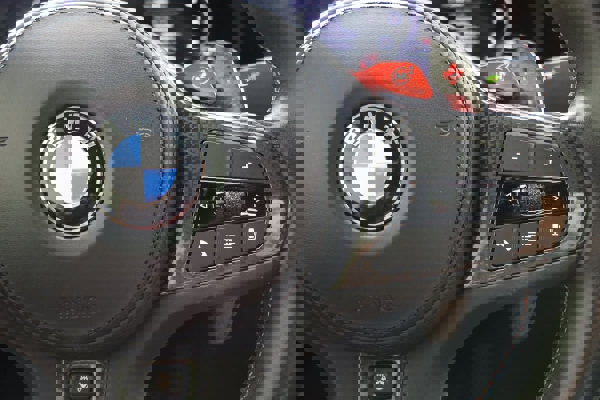 Used 2021 BMW M4 Competition w/ Executive Package RWD image 28