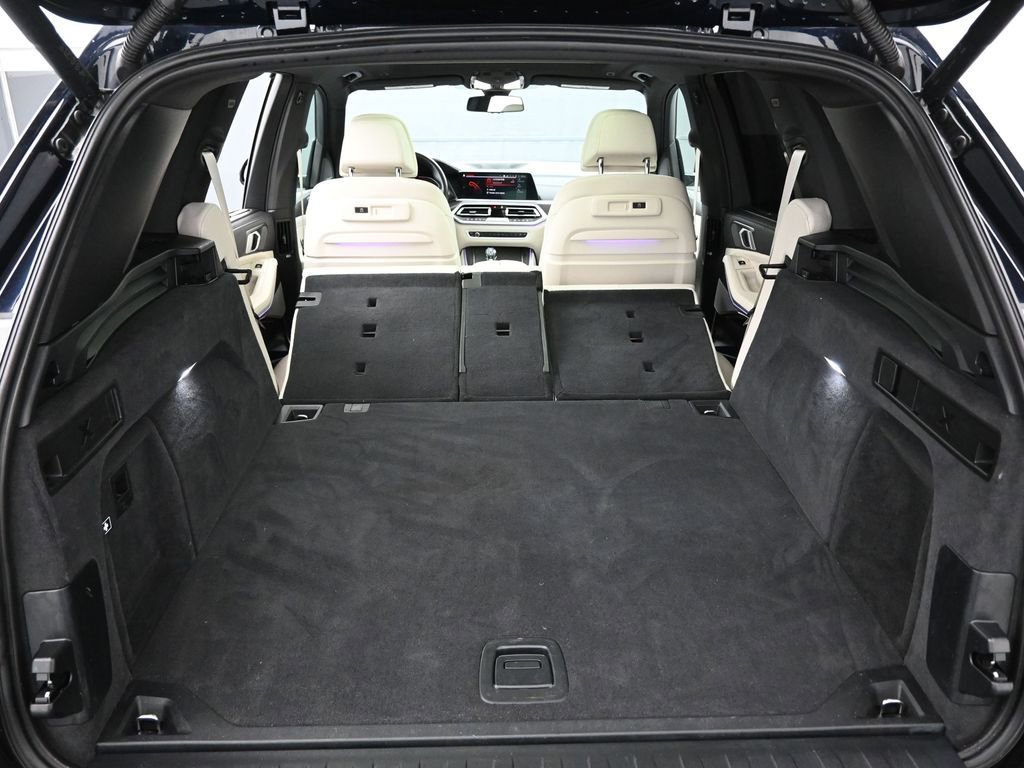 Used 2022 BMW X5 M50i w/ Executive Package image 30