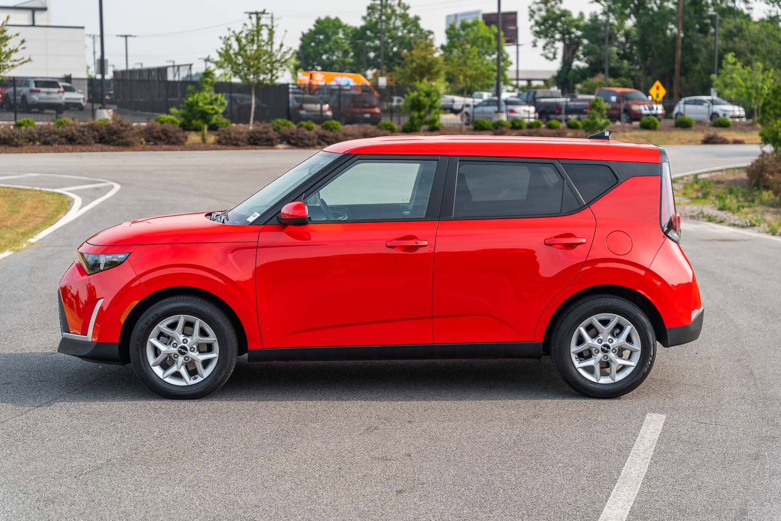 Used 2025 Kia Soul S image 4