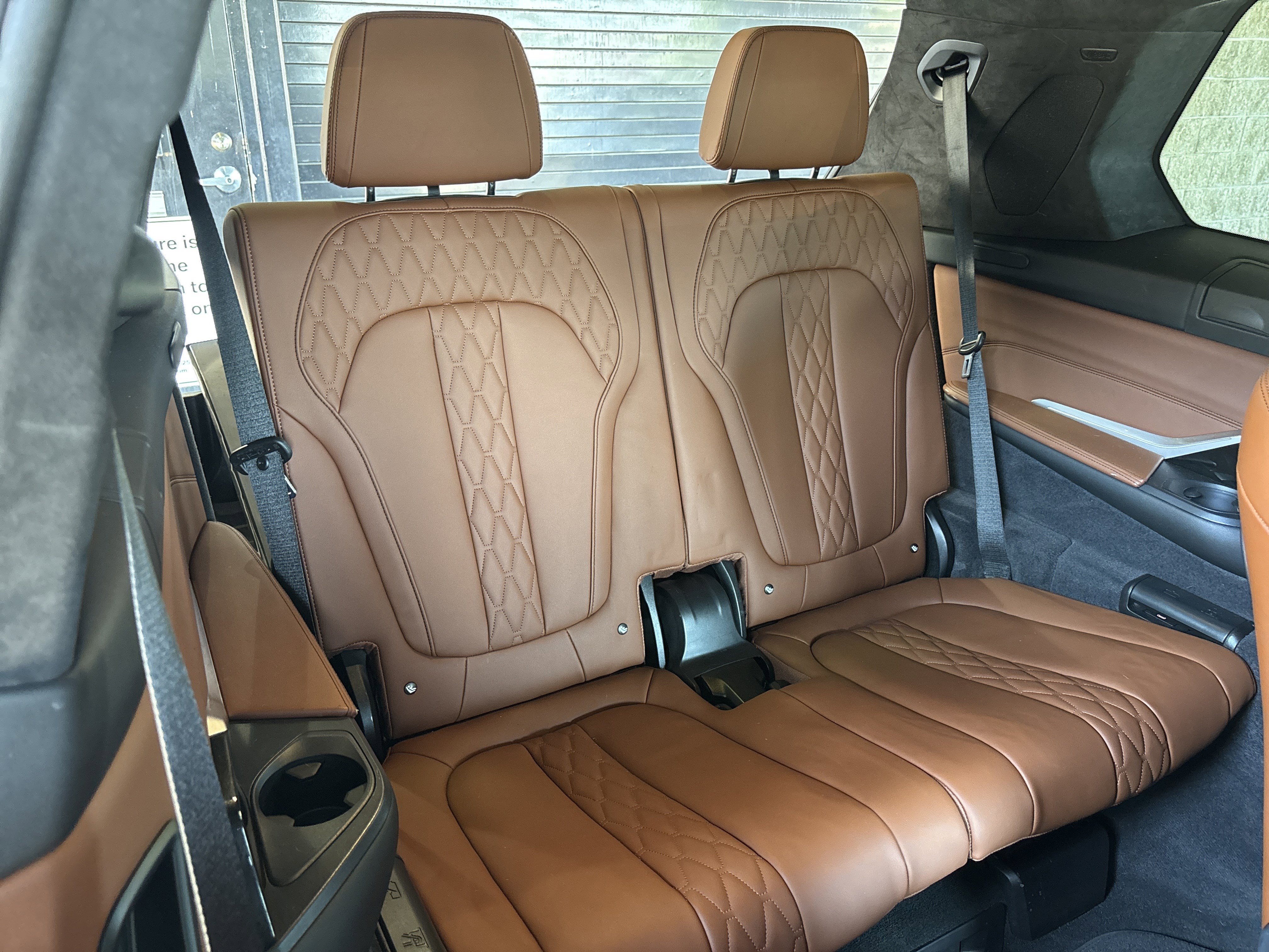 Certified 2024 BMW X7 xDrive40i w/ M Sport Package AWD/4WD image 32
