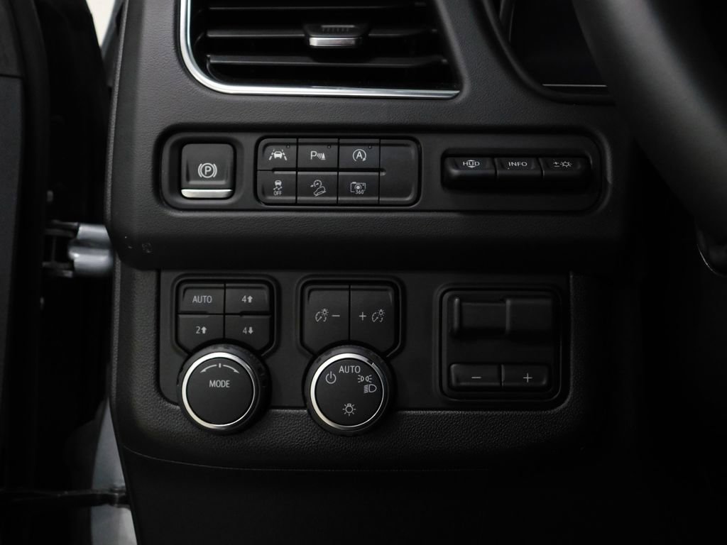 Used 2024 Chevrolet Tahoe Premier w/ Premium Package AWD/4WD image 39