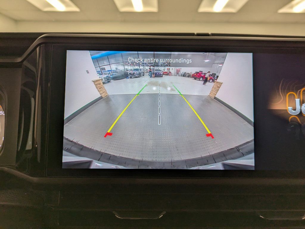 Used 2024 Jeep Wrangler Sahara image 13