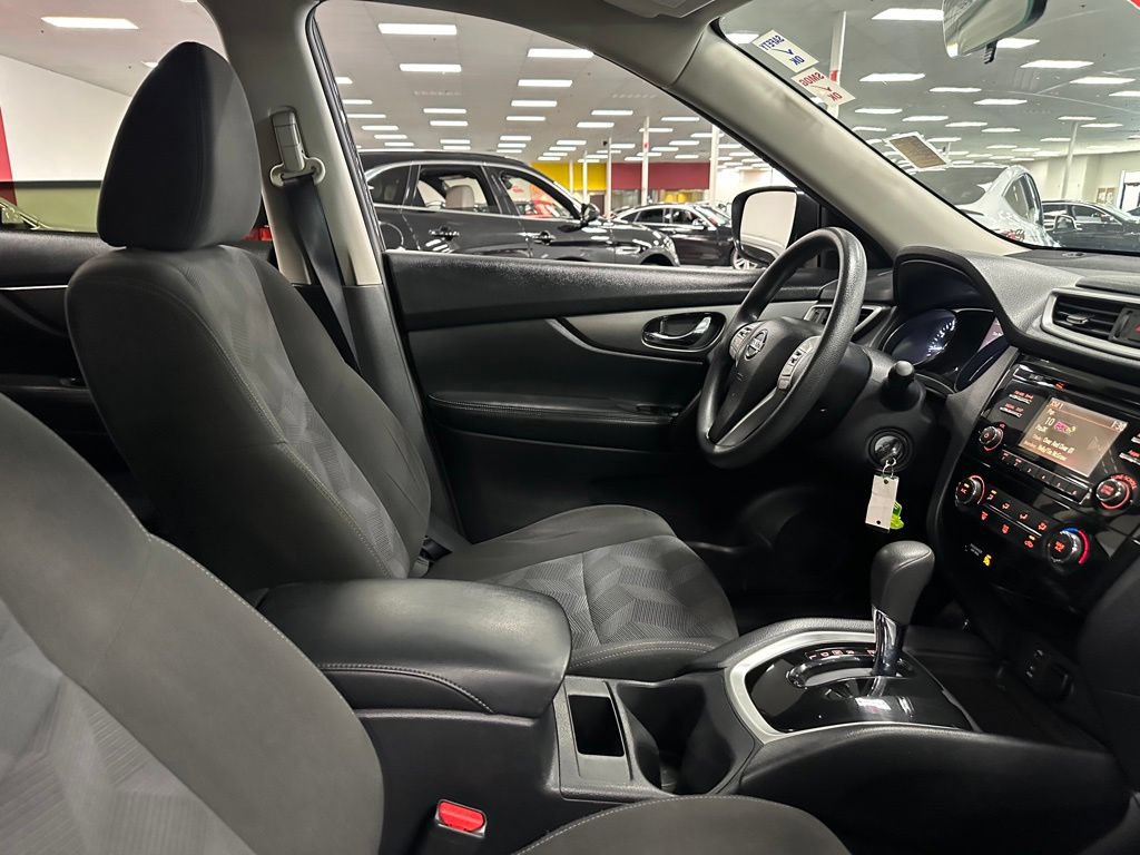 Used 2016 Nissan Rogue S w/ Appearance Package FWD image 30