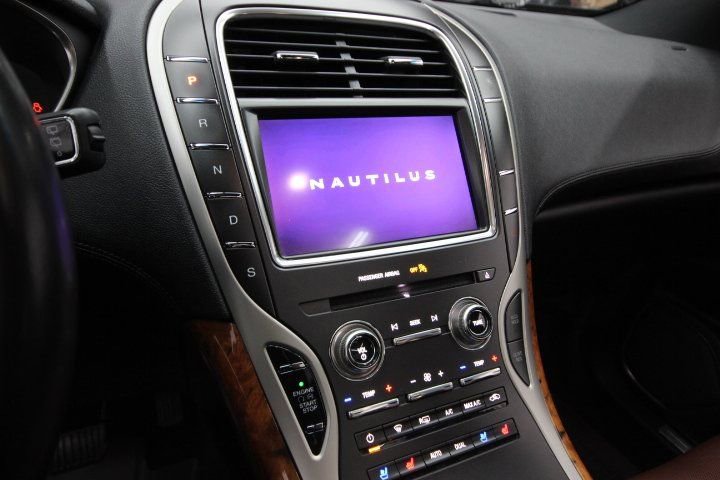 Used 2019 Lincoln Nautilus Reserve AWD/4WD image 18