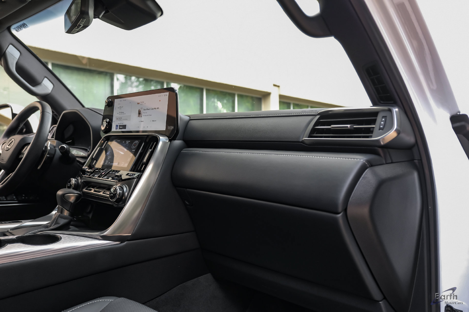 Used 2026 Lexus LX 600 F Sport w/ Accessory Package (Z1) AWD/4WD image 47