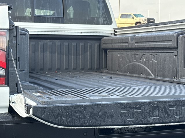 Used 2024 Nissan Titan PRO-4X w/ Pro-4x Convenience Package AWD/4WD image 11
