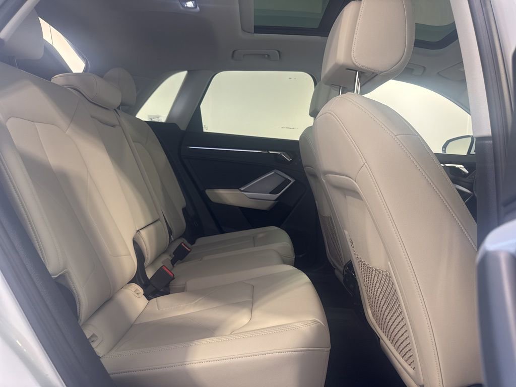 Used 2023 Audi Q3 2.0T Premium Plus image 25