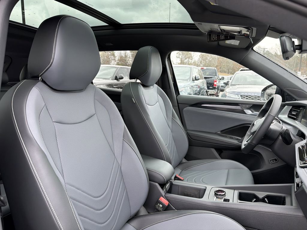 New 2026 Volkswagen Tiguan SE R-Line image 19