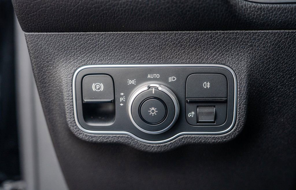 Used 2024 Mercedes-Benz EQB 250+ image 9