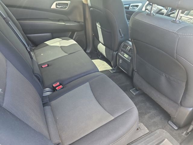 Used 2018 Nissan Pathfinder SV AWD/4WD image 13