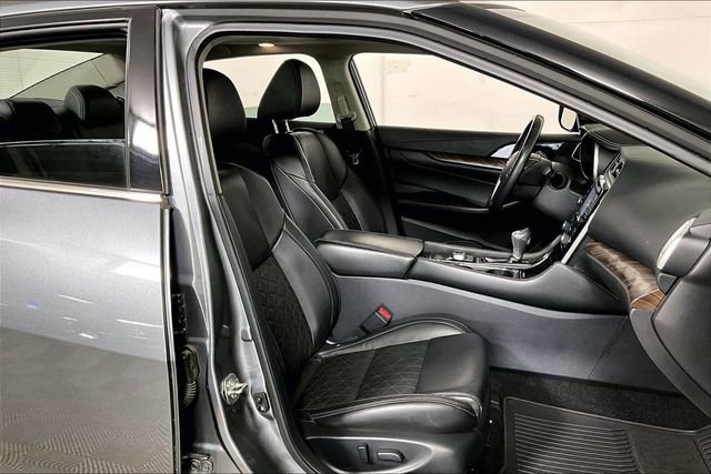 Used 2018 Nissan Maxima Platinum image 7