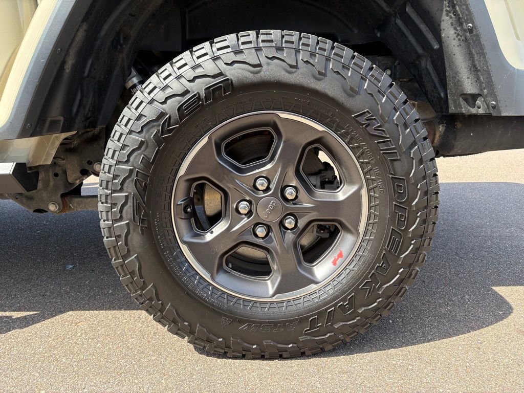 Used 2020 Jeep Gladiator Rubicon w/ LED Lighting Group AWD/4WD image 11