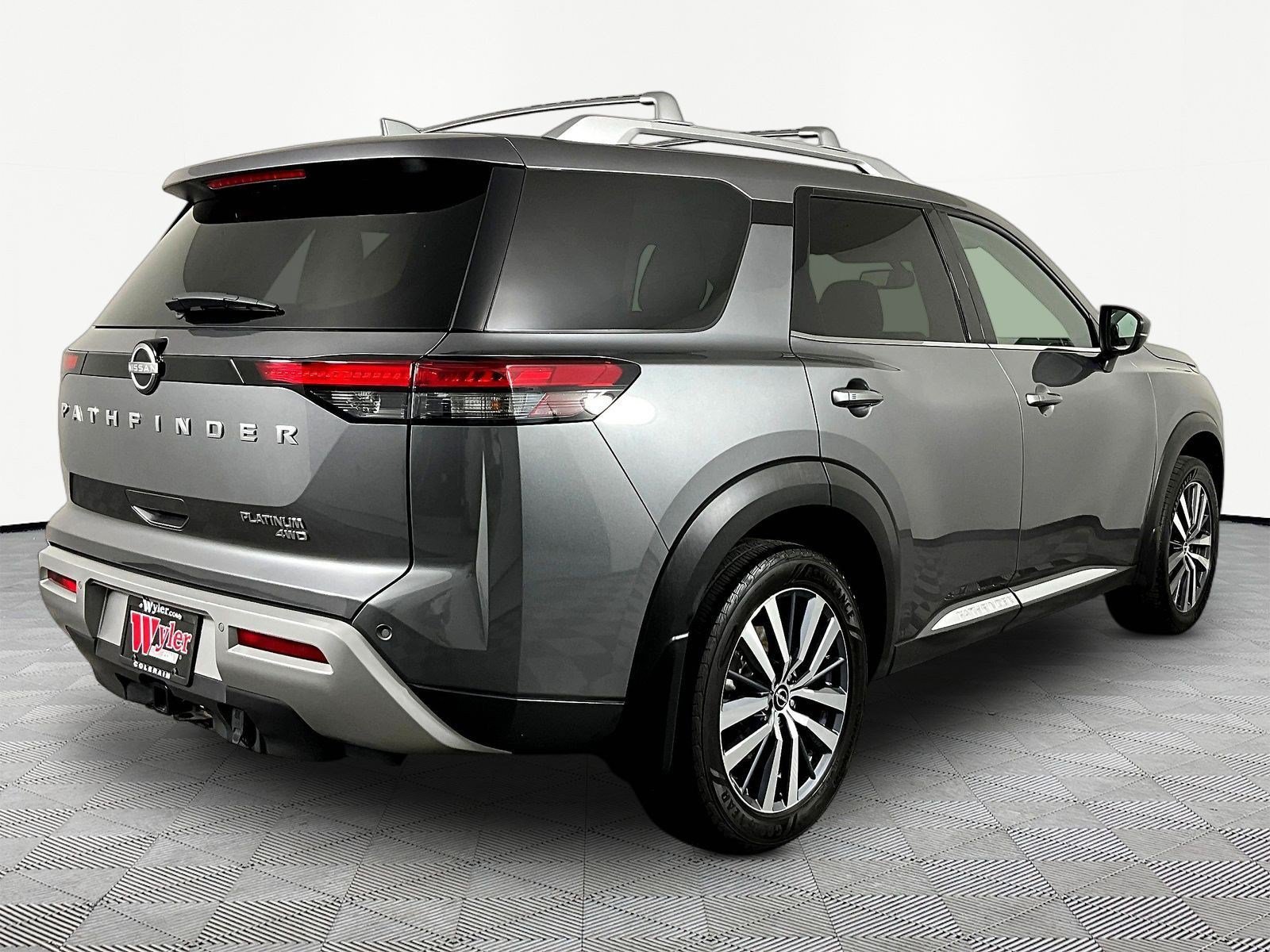 Certified 2022 Nissan Pathfinder Platinum AWD/4WD image 6