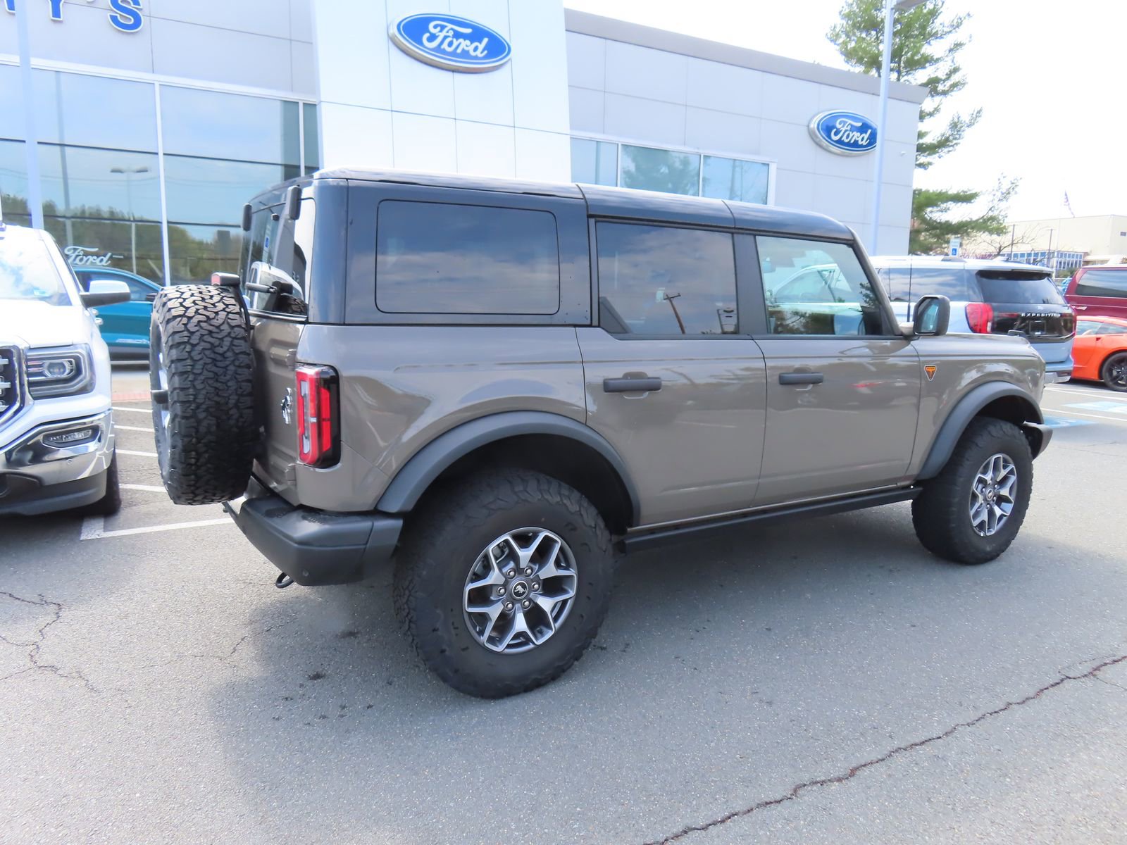Certified 2025 Ford Bronco Badlands image 5